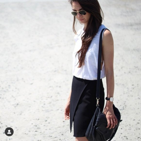 Aritzia Babaton Skirt - Picture 1 of 5